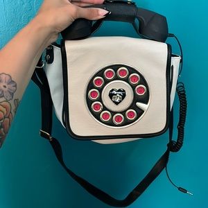 Amazing 📞 Betsy Johnson functioning phone purse